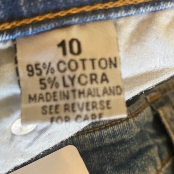 Sassy Thai NWT Embordered Lace Sequin Beaded Denim Womens Jean Capri Size 10 - Picture 7 of 11